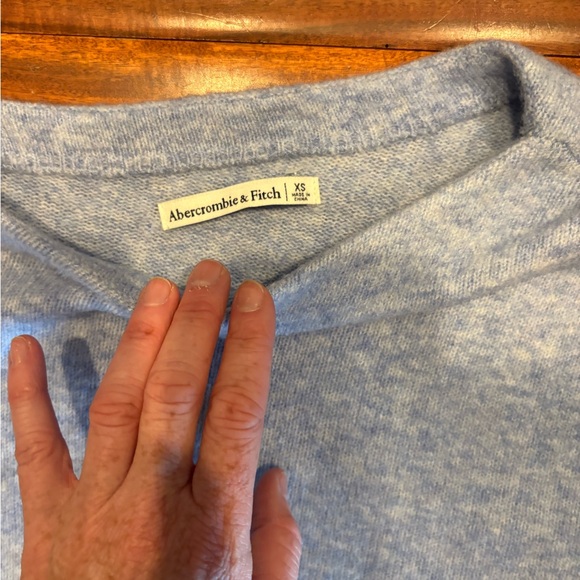Abercrombie & Fitch Heather Light Blue Long Sleeve - Picture 3 of 6
